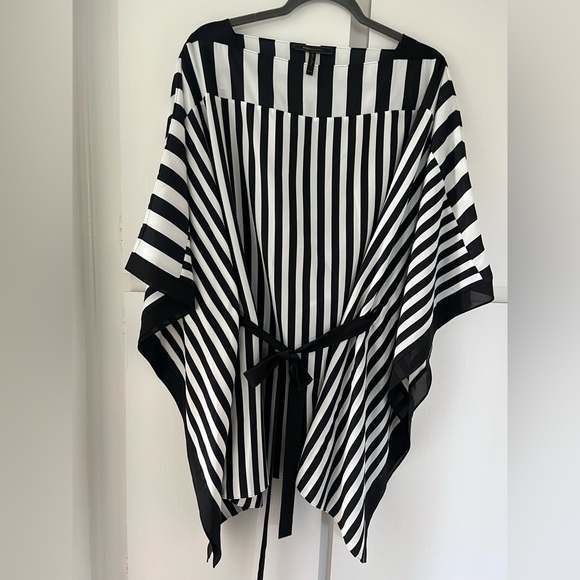 BCBG MAXAZRIA Black & White Striped Tunic Top XS/S - Picture 3 of 4